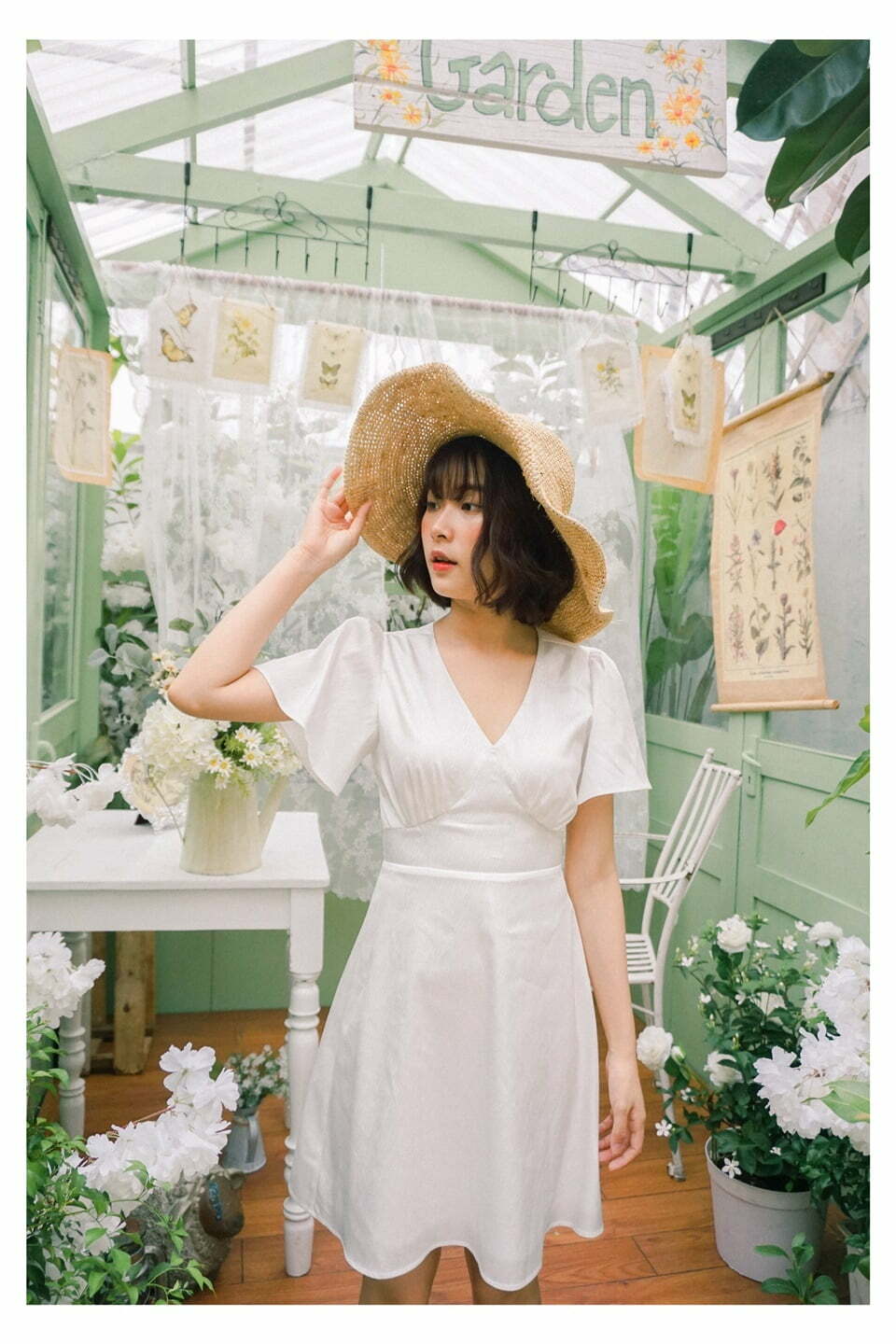 Váy trắng nhẹ nhàng 