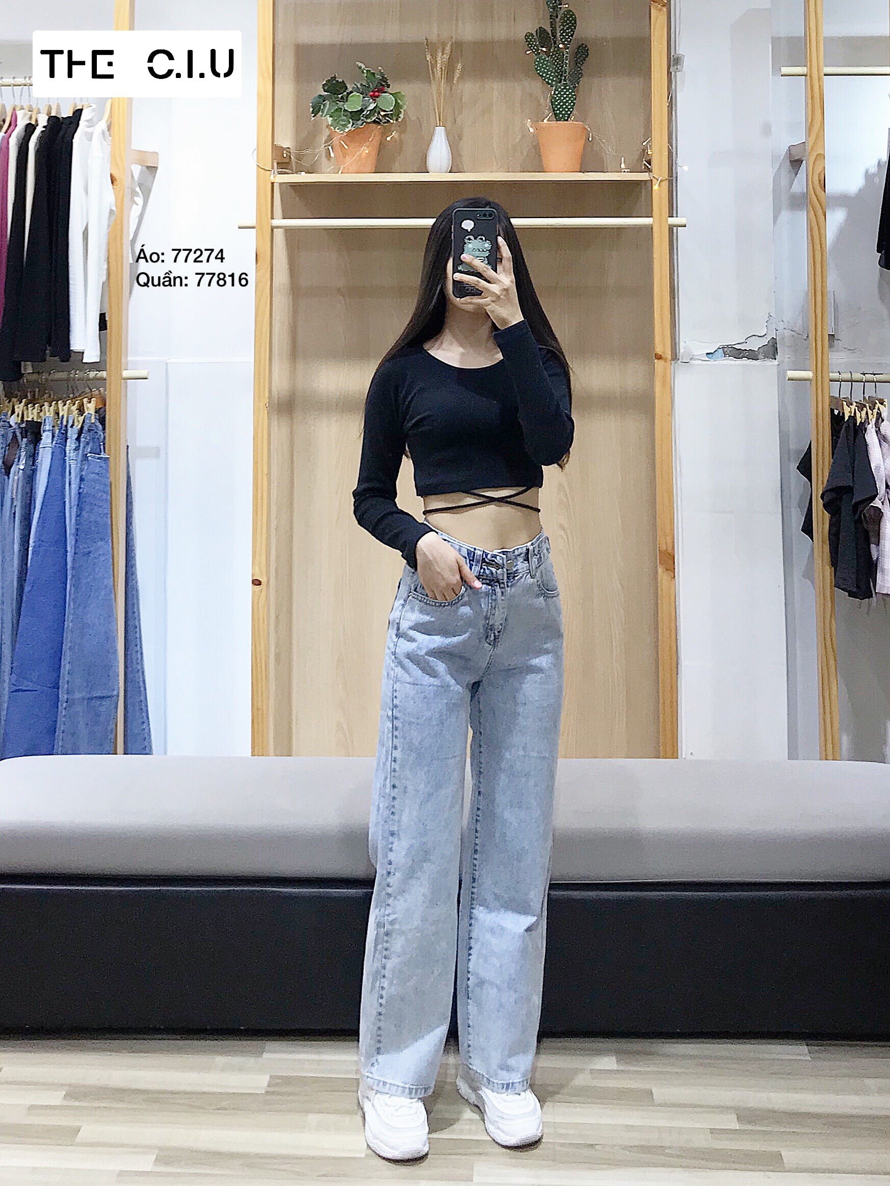 Biết cách phối đồ với quần jean ống rộng sẽ là một lợi thế của bạn trước độ hot của chiếc quần này đấy!
