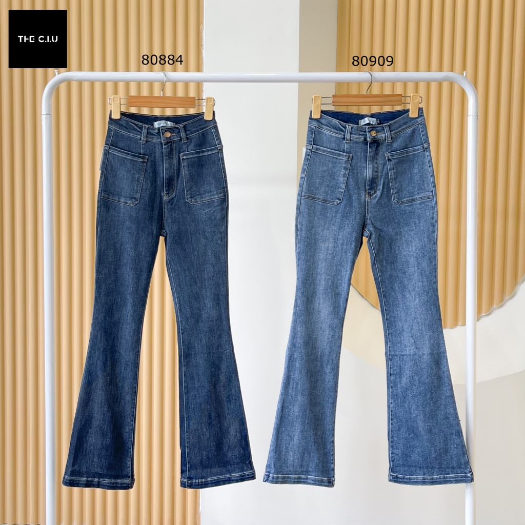 Quần jeans ống loe là một trong những item Retro kinh điển