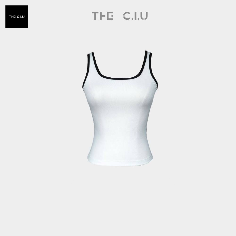 Áo tanktop được thiết kế với cổ tròn, tay áo sát nách tạo sự thoải mái, năng động