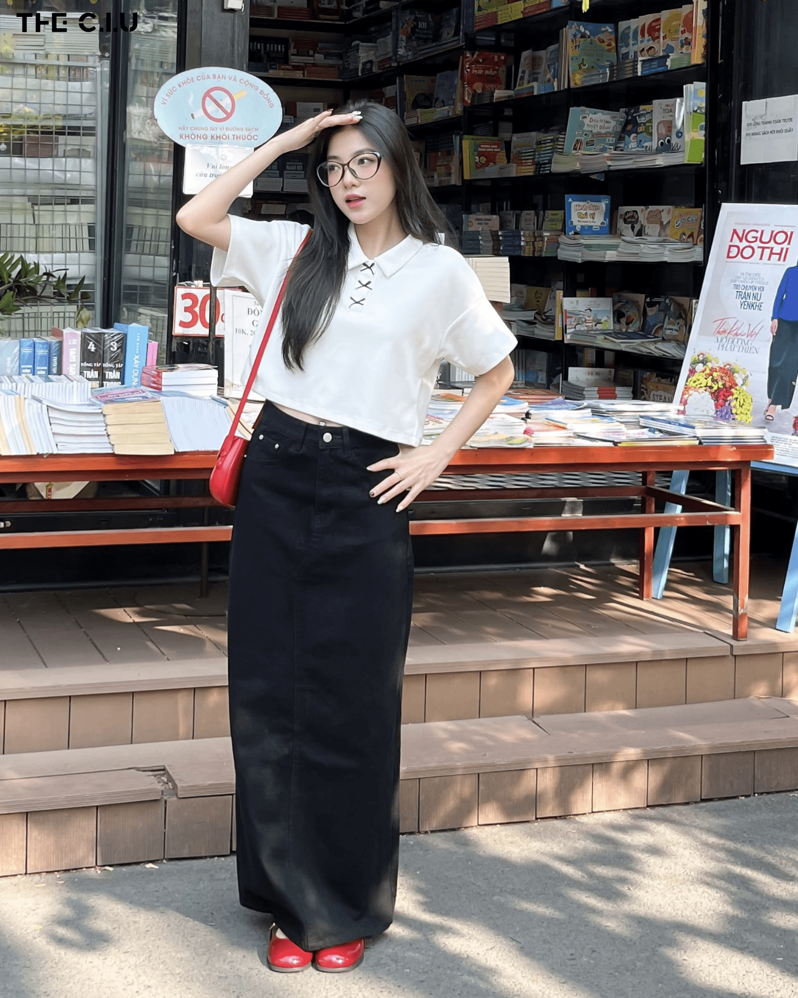 Khi chọn túi, hãy ưu tiên những chiếc có kích thước vừa phải. Khi chọn túi, hãy ưu tiên những chiếc có kích thước vừa phải.