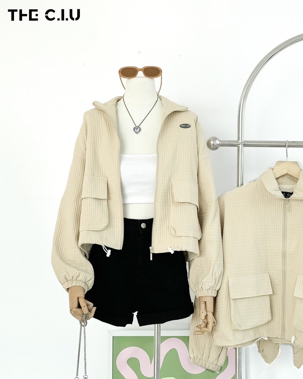 Áo khoác có cổ bẻ Cream Jacket.