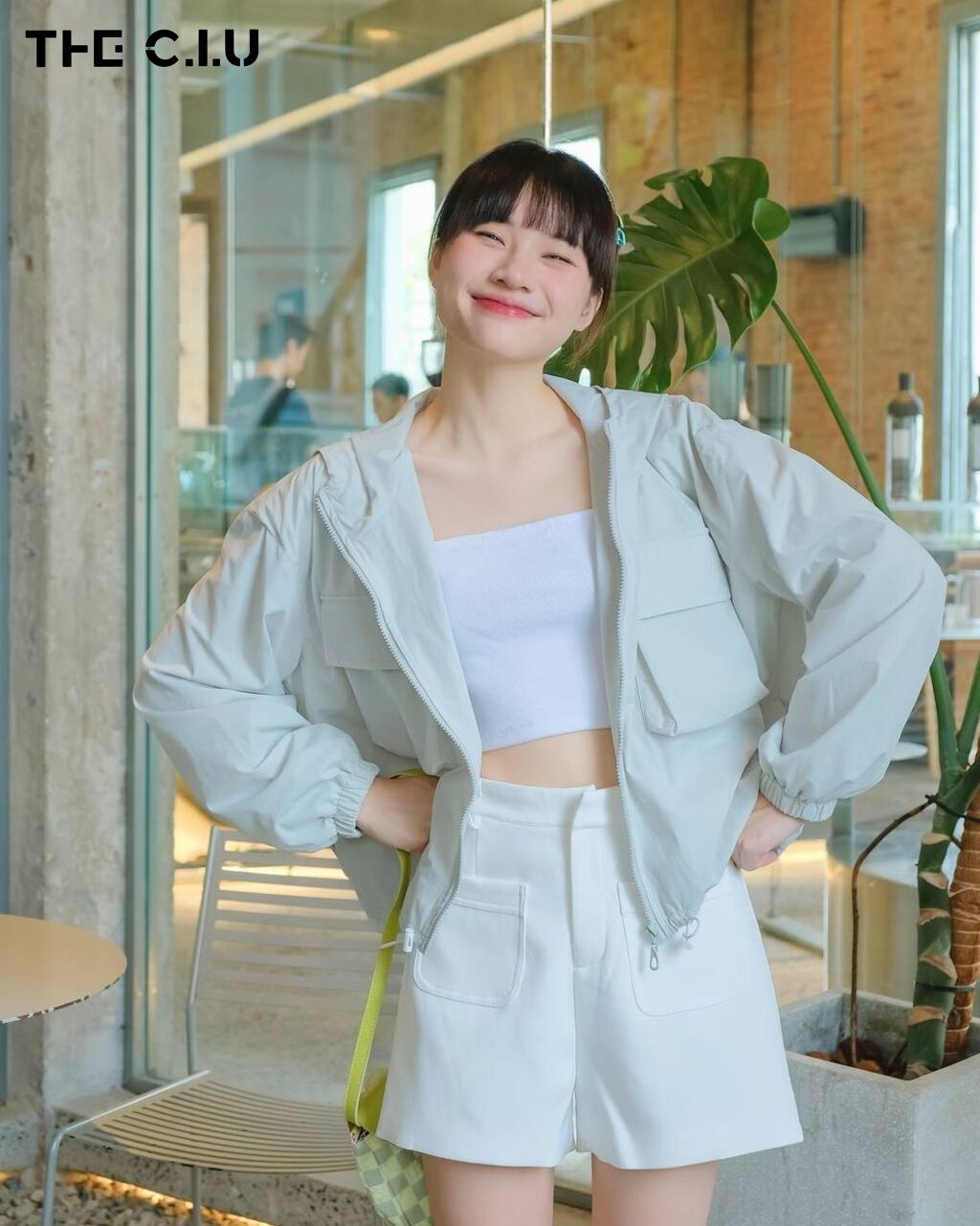 Áo khoác dù nhẹ Obbey Jacket.