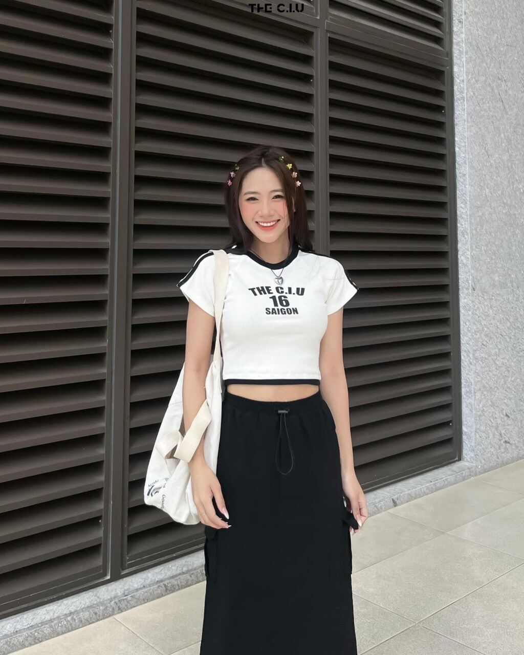 Chân váy midi dài kết hợp với áo gì?