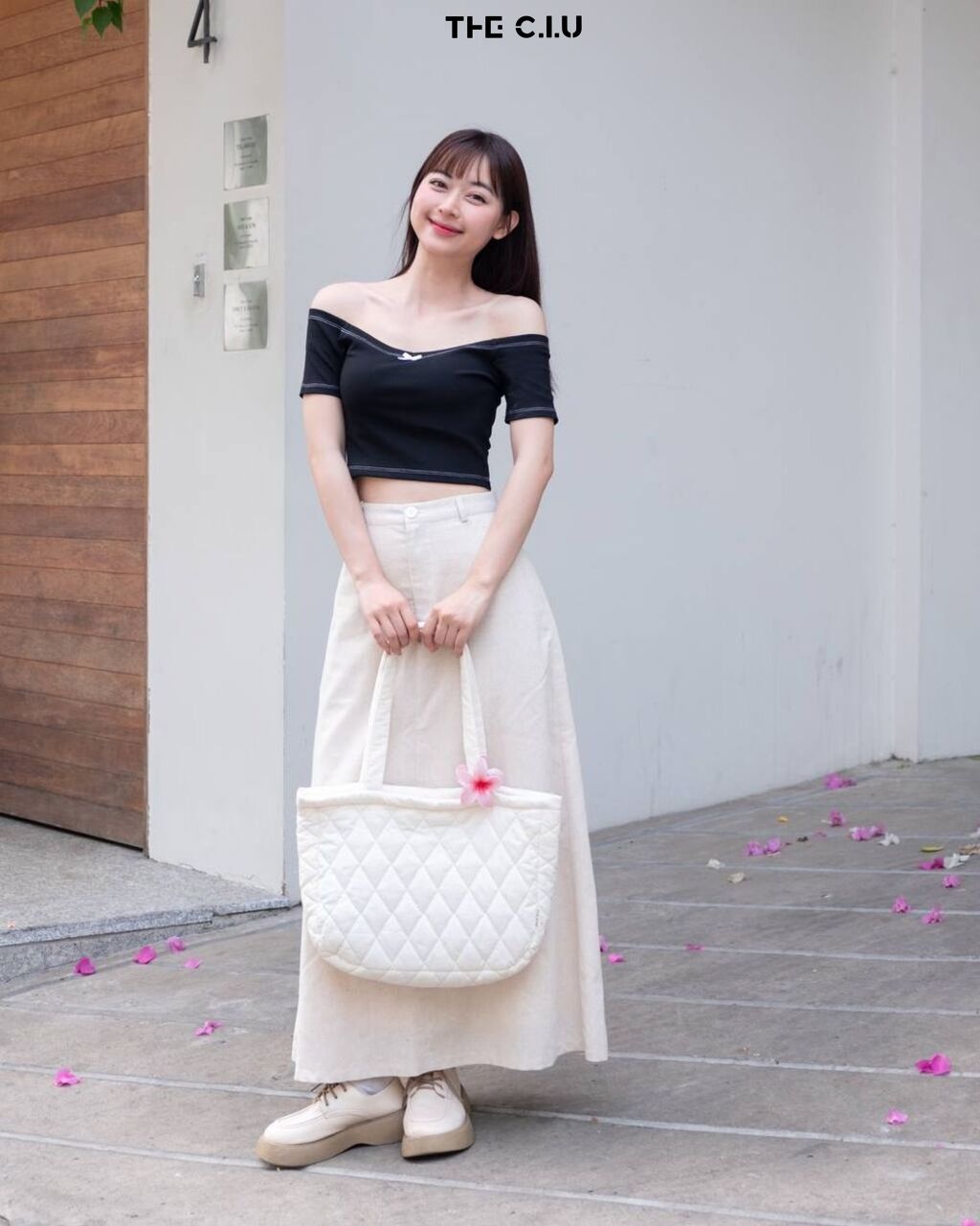Mix áo len với chân váy ngắn: Những lưu ý khi phối áo cùng chân váy