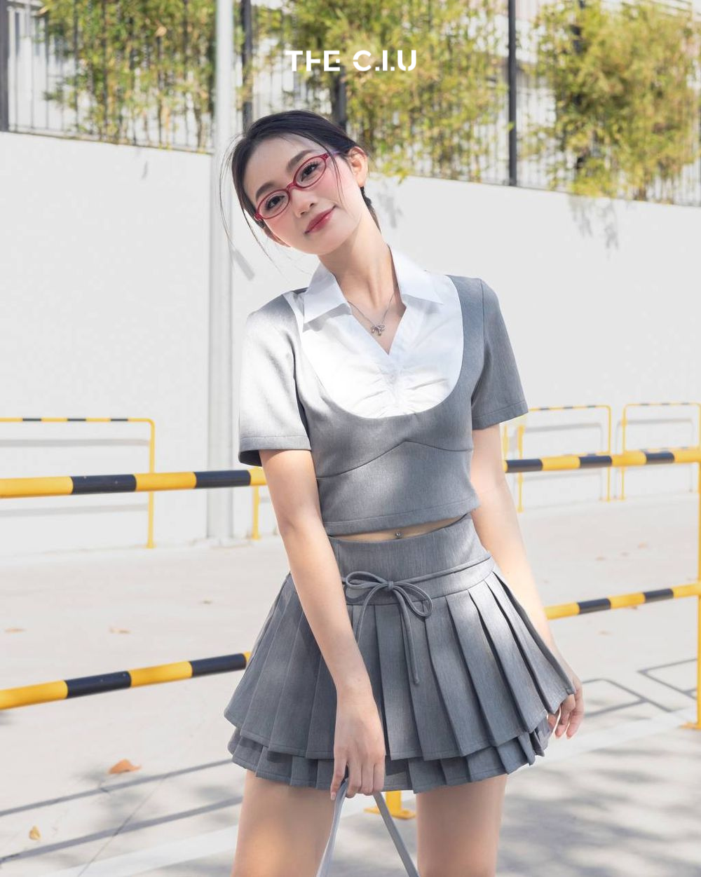 Chân váy xếp chồng lớp như item Phoebe Skirt cũng được hội chị em hết sức lăng xê