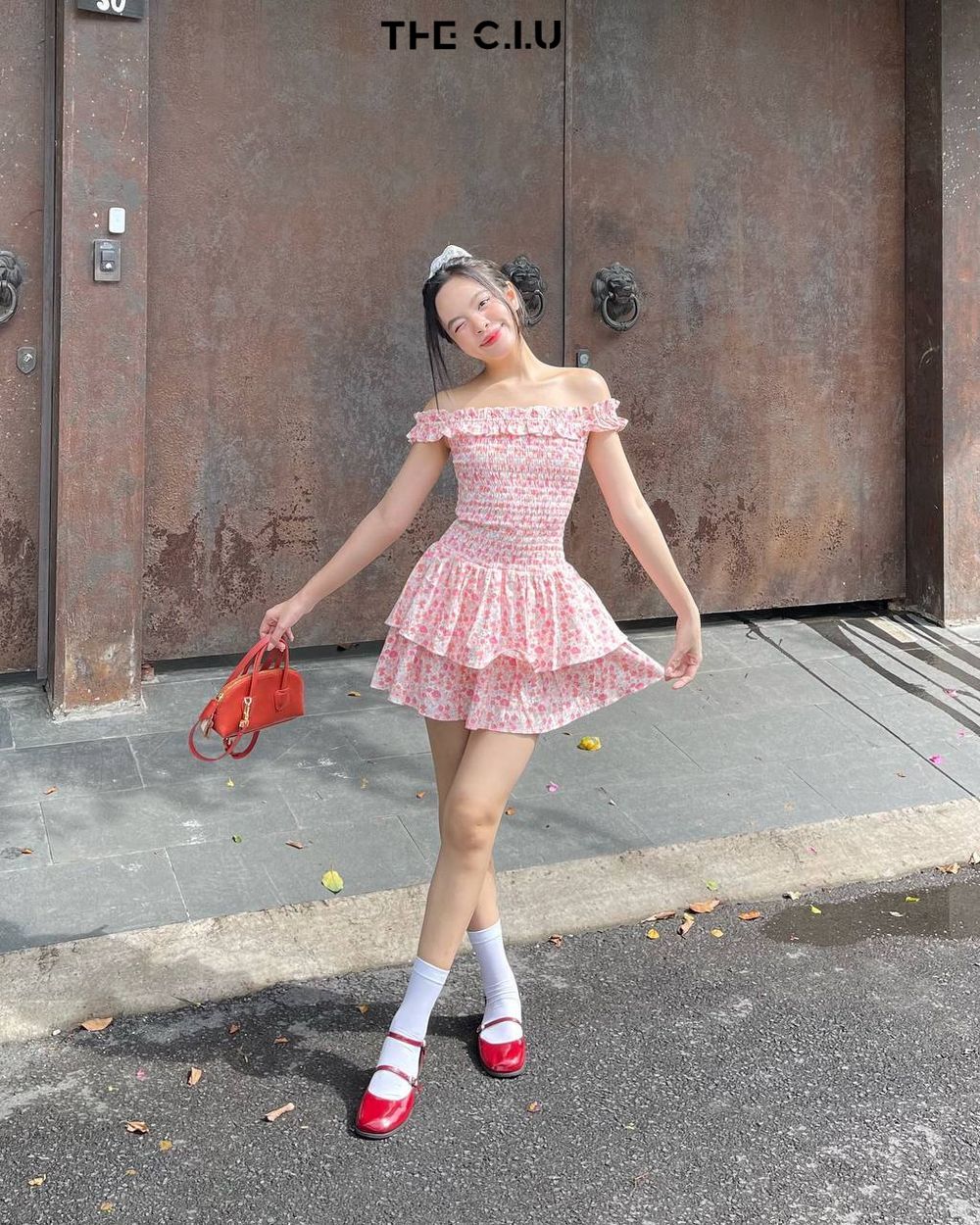 Đầm xòe trễ vai quyến rũ