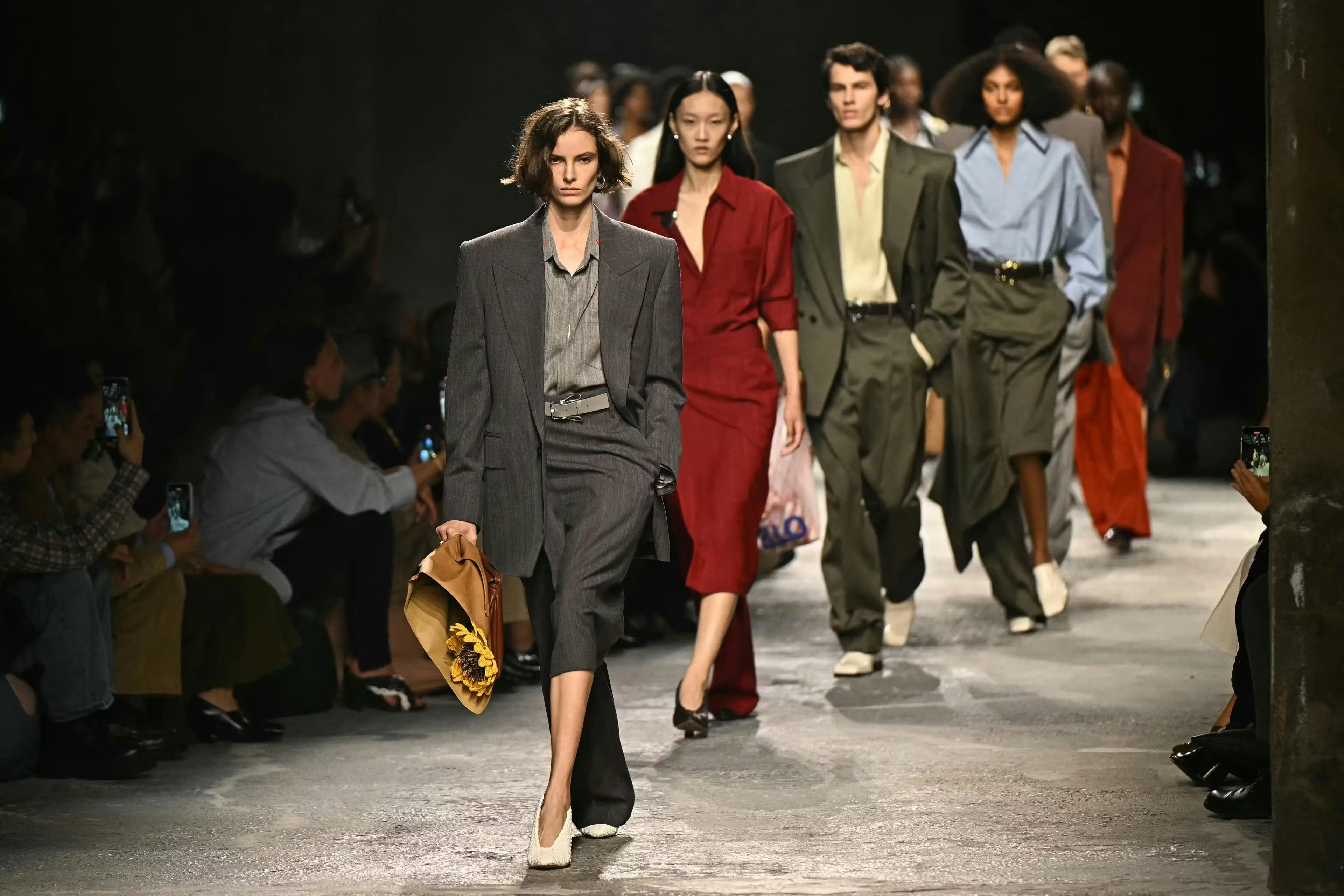Cảm hứng trẻ thơ trong BST Bottega Veneta Xuân-Hè 2025