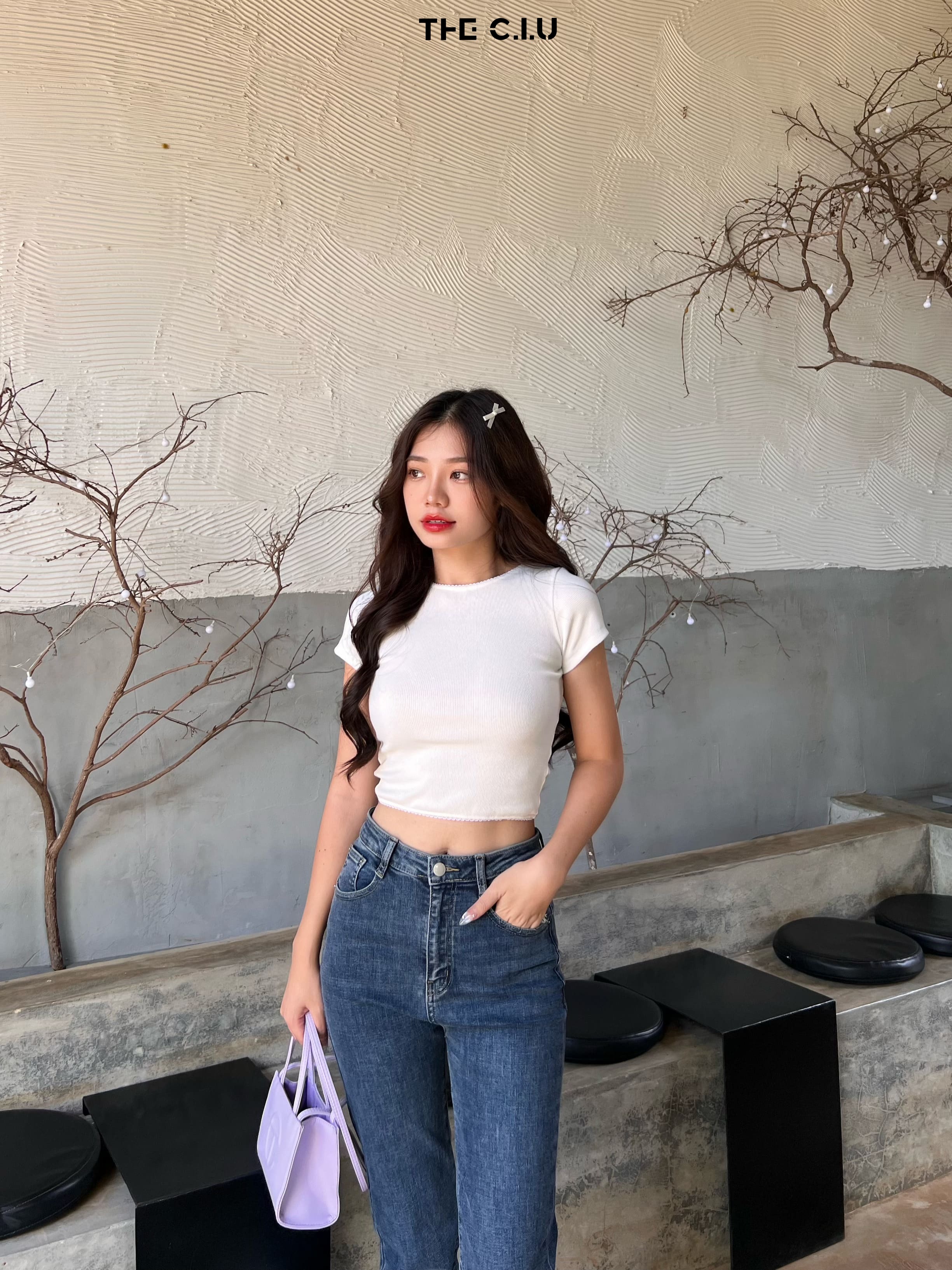 Mix cùng với áo croptop