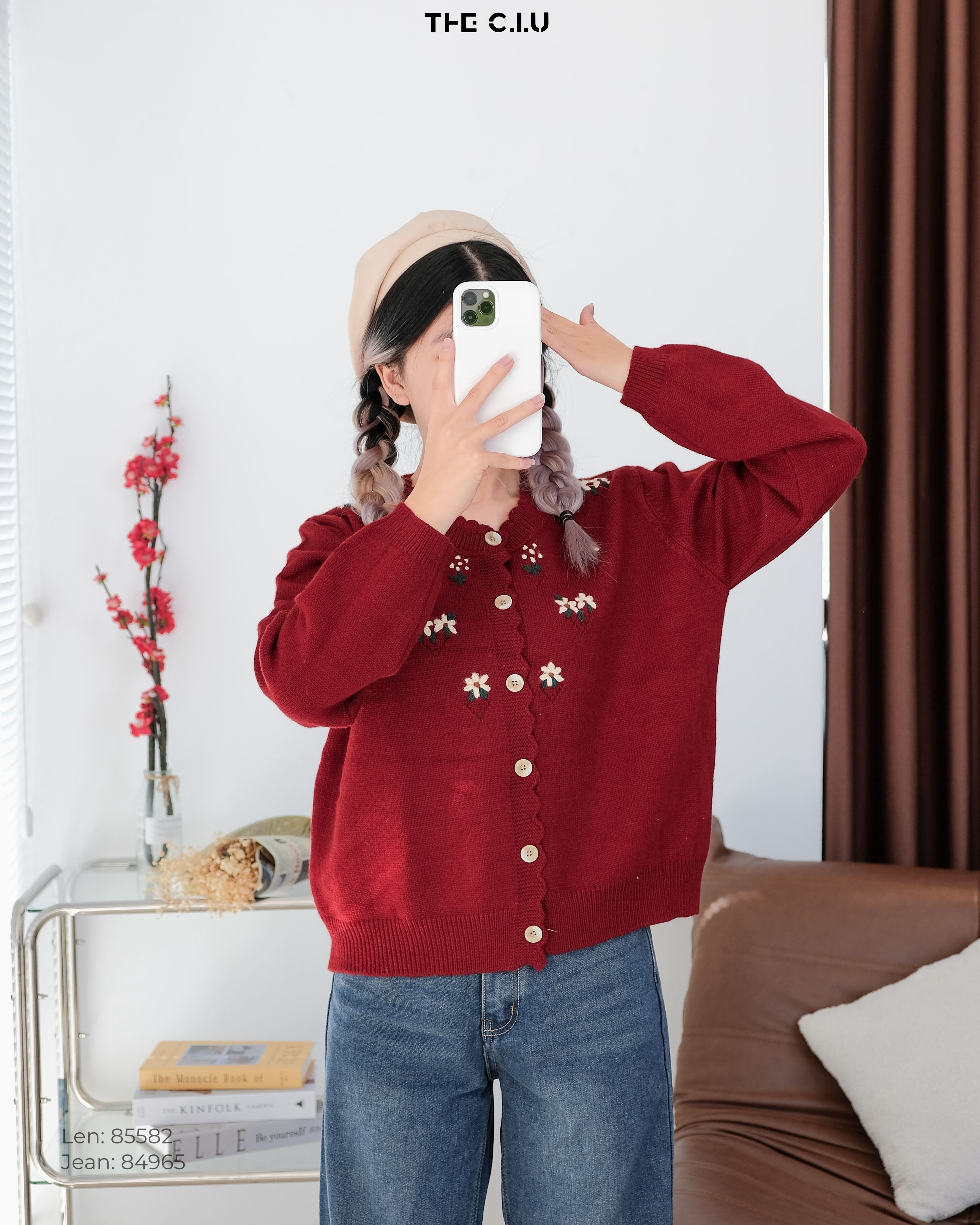 Phối quần baggy jean với áo len