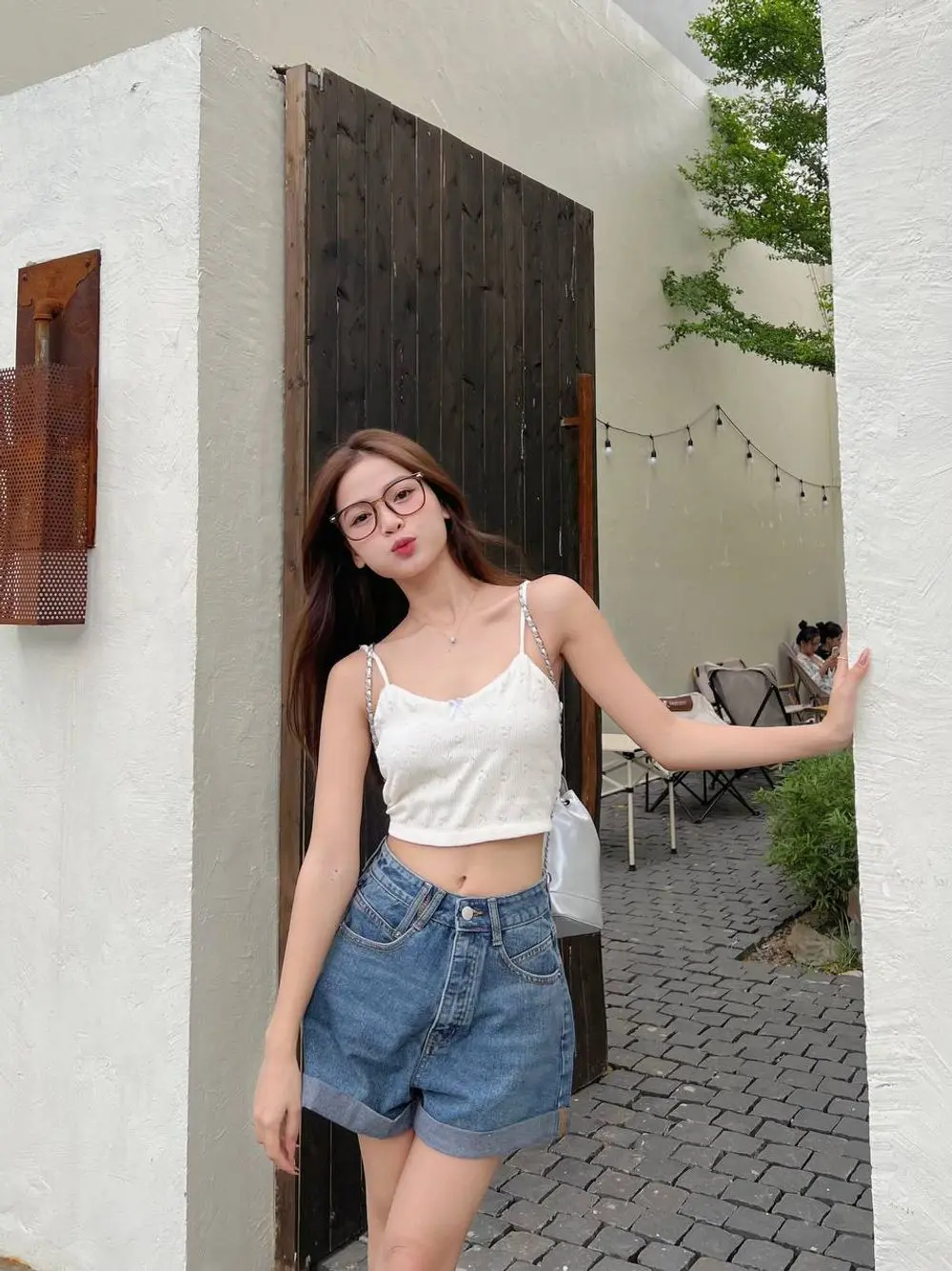 Quần Jean Lưng Thun Mặc Với Áo Gì?