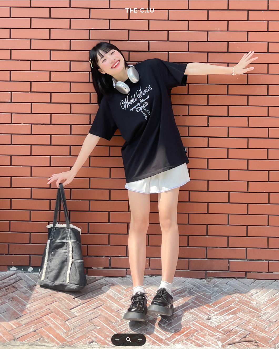 Áo thun đen nữ form rộng oversize