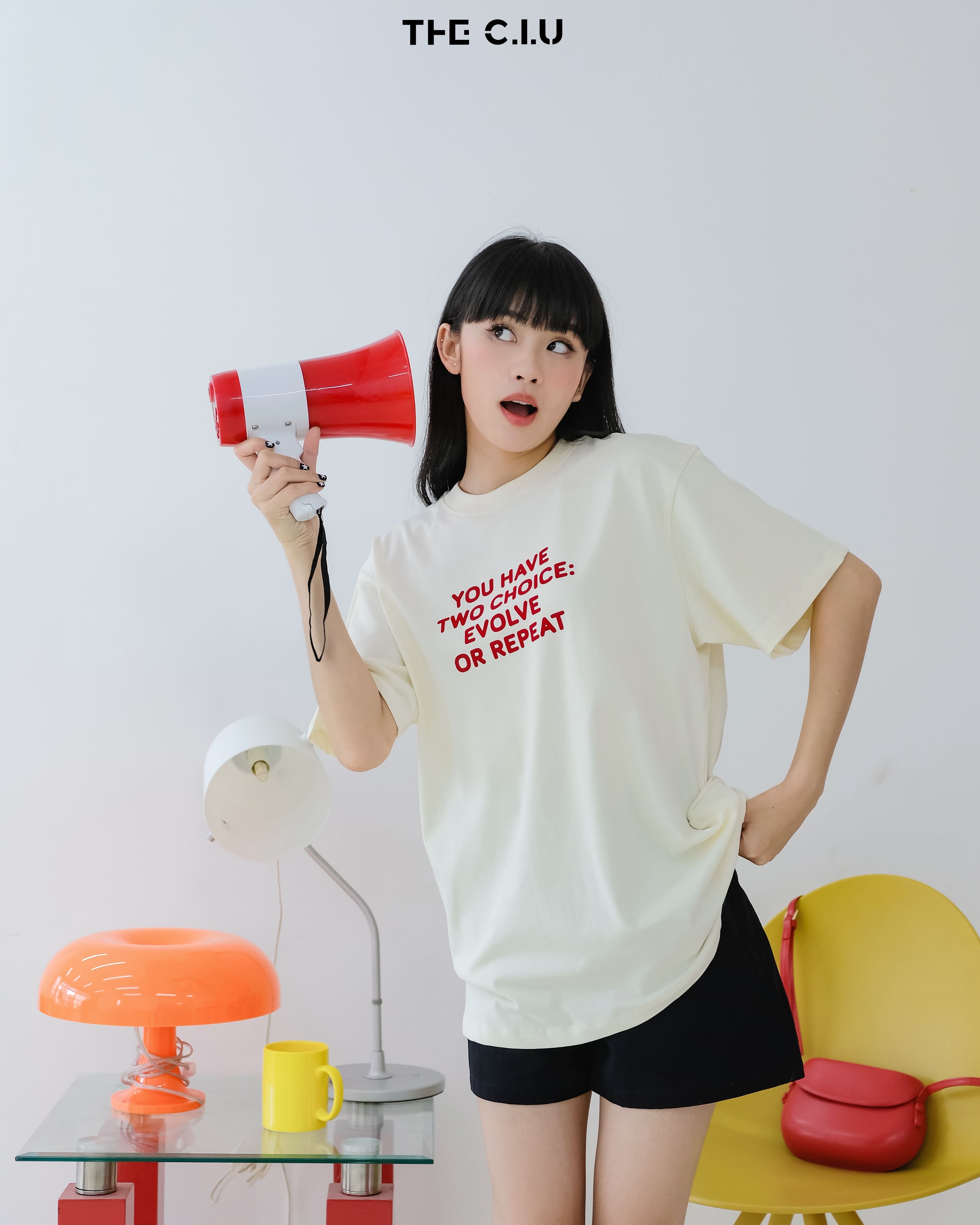 Bạn có thể thoải mái mix & match theo nhiều phong cách khác nhau 