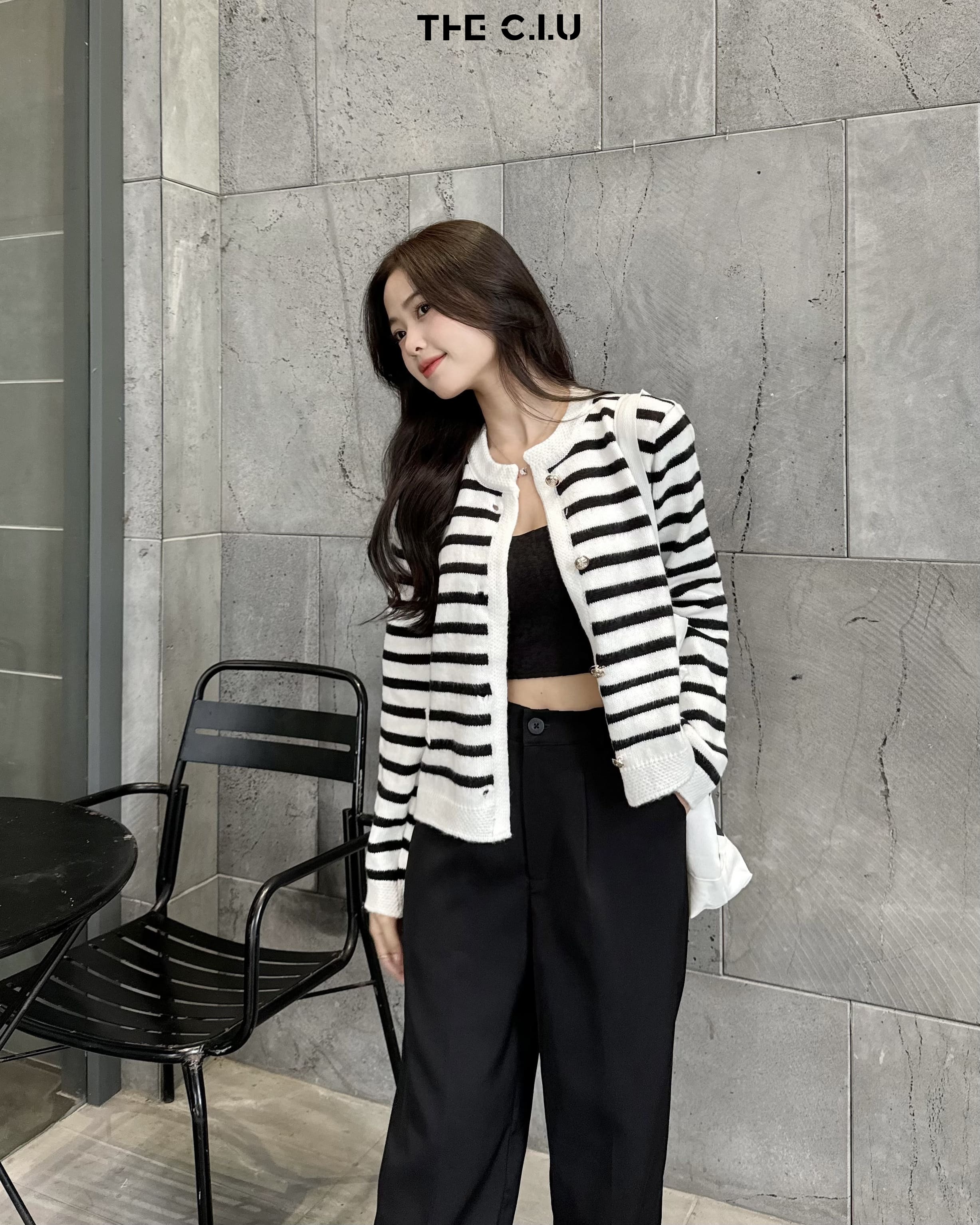 Áo len cardigan dáng dài phối cùng quần ống rộng 