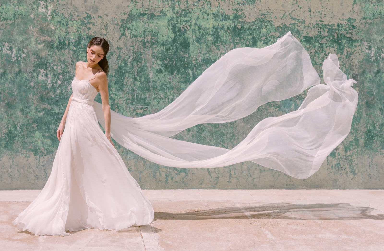 Kyha Studios gây ấn tượng với mẫu váy cưới có thiết kế dải thắt lưng gắn liền