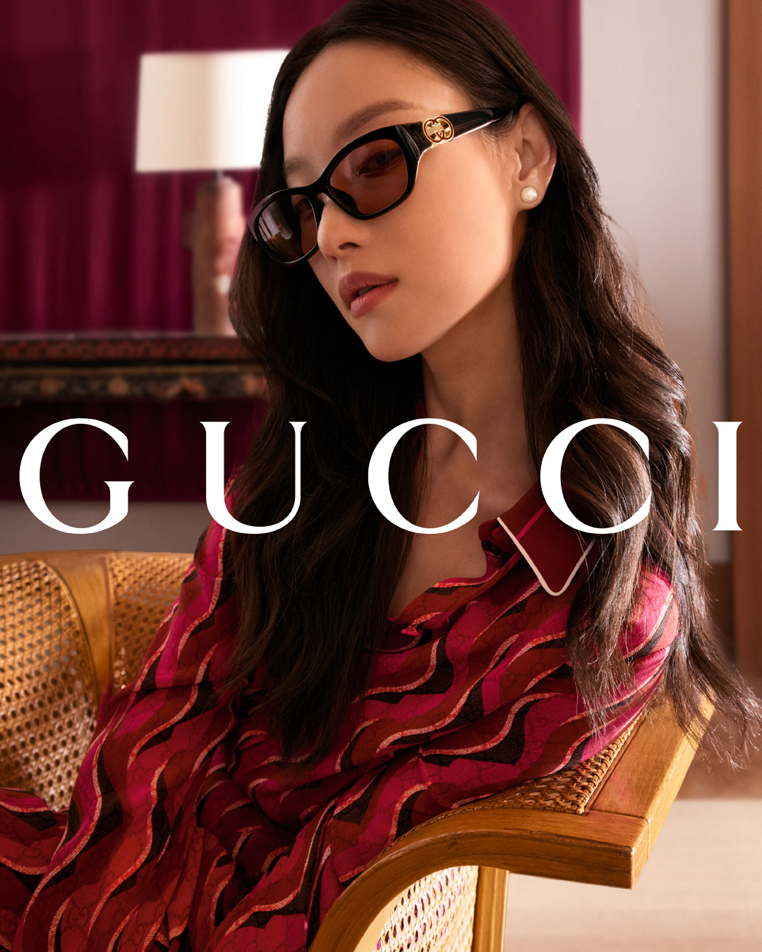 Gucci ra mắt BST đặc biệt lấy cảm hứng từ sự uyển chuyển đầy mê hoặc của loài rắn