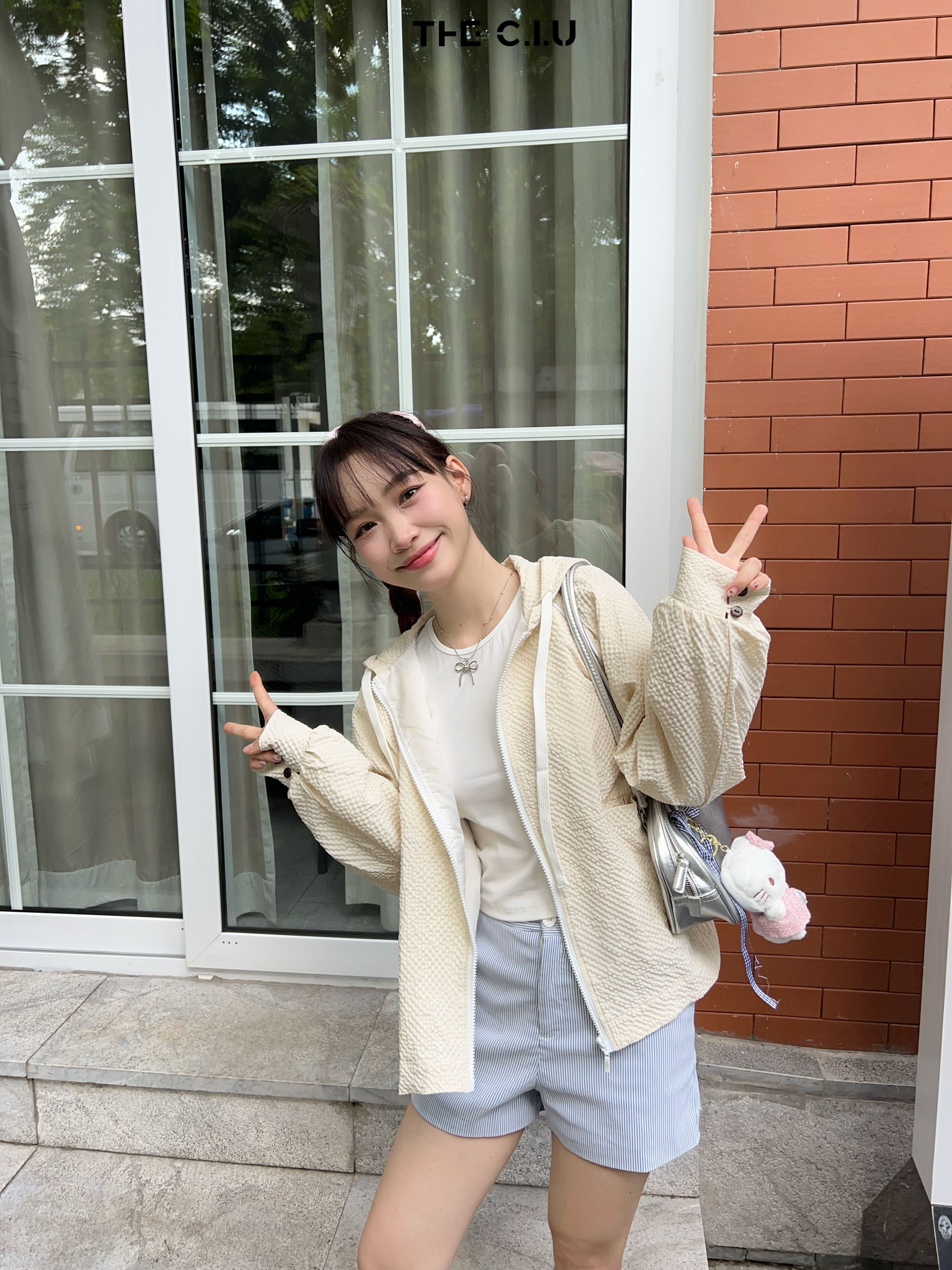 Kiểu áo này là sự kết hợp thú vị giữa cardigan và hoodie